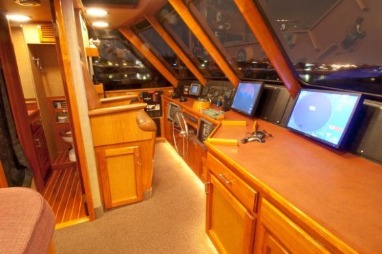 Motor Yacht for Sale Pilothouse