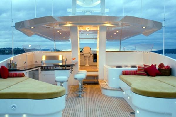 Motor Yacht Flybridge Seating