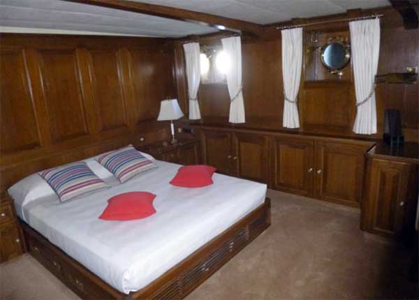 Sailing Yacht for Sale Fleurtje Stateroom