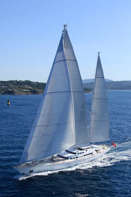 Sailing Yacht Felicita West